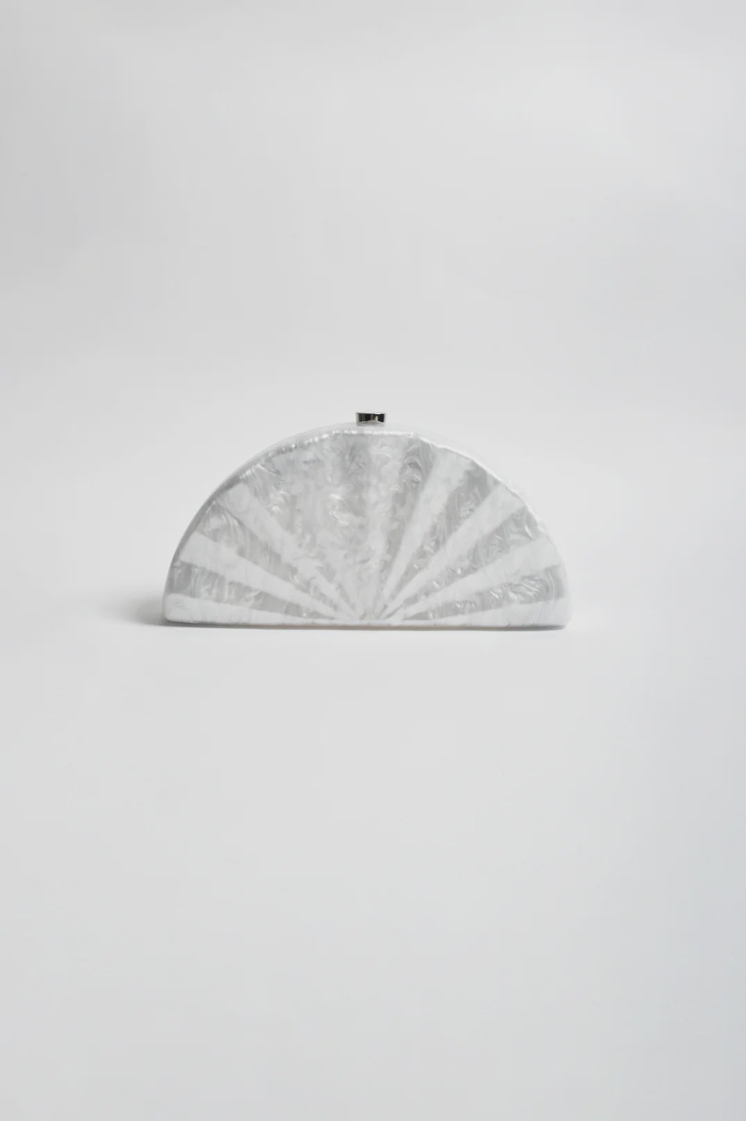 Pia Fan Shell Resin Structured Clutch - Pearl