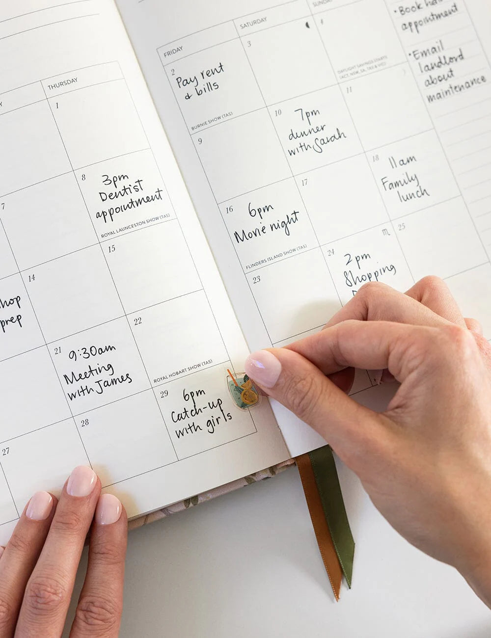 2026–2027 Weekly Financial Year Planner – White Blossoms