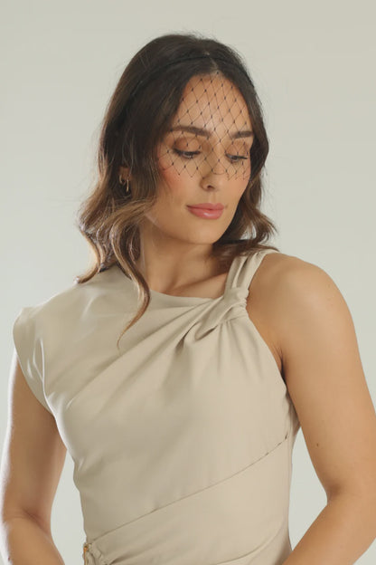 Lucia Veil Headpiece in Black