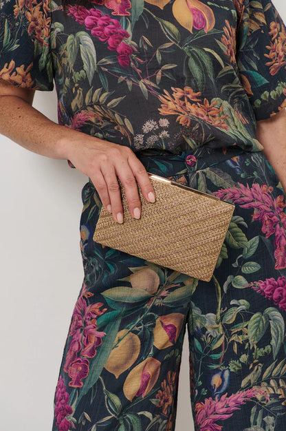 Weave Structured Clutch