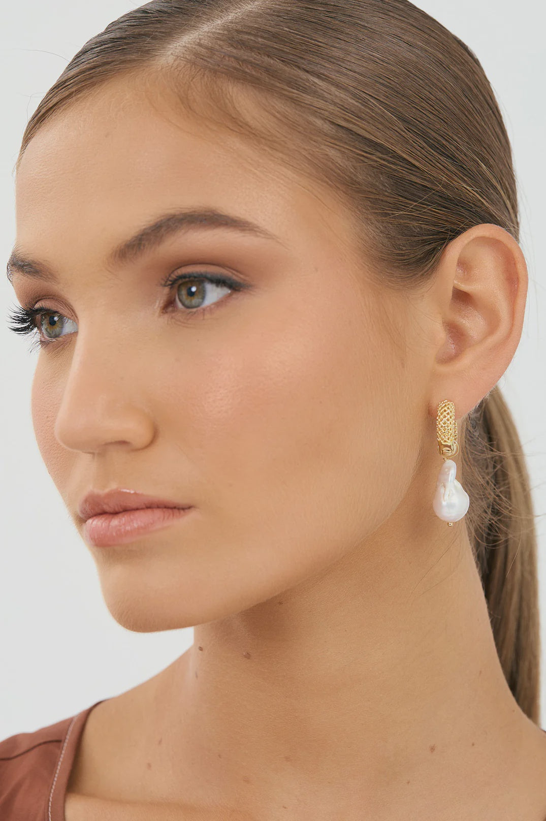 Baroque Pearl Patterned Hoops - Gold