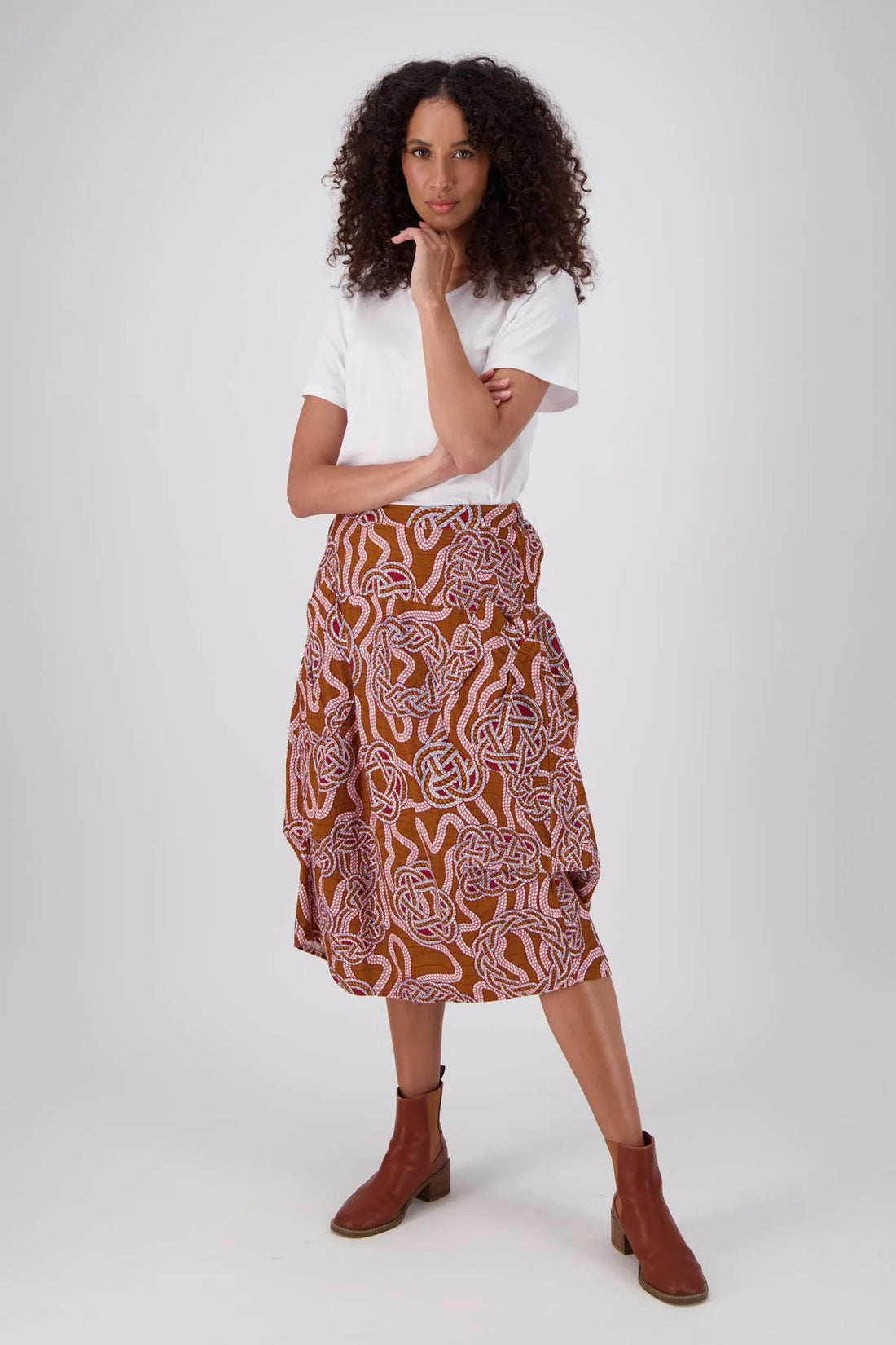 Milwaukee Loveknots Skirt Caramel in Fine Cord