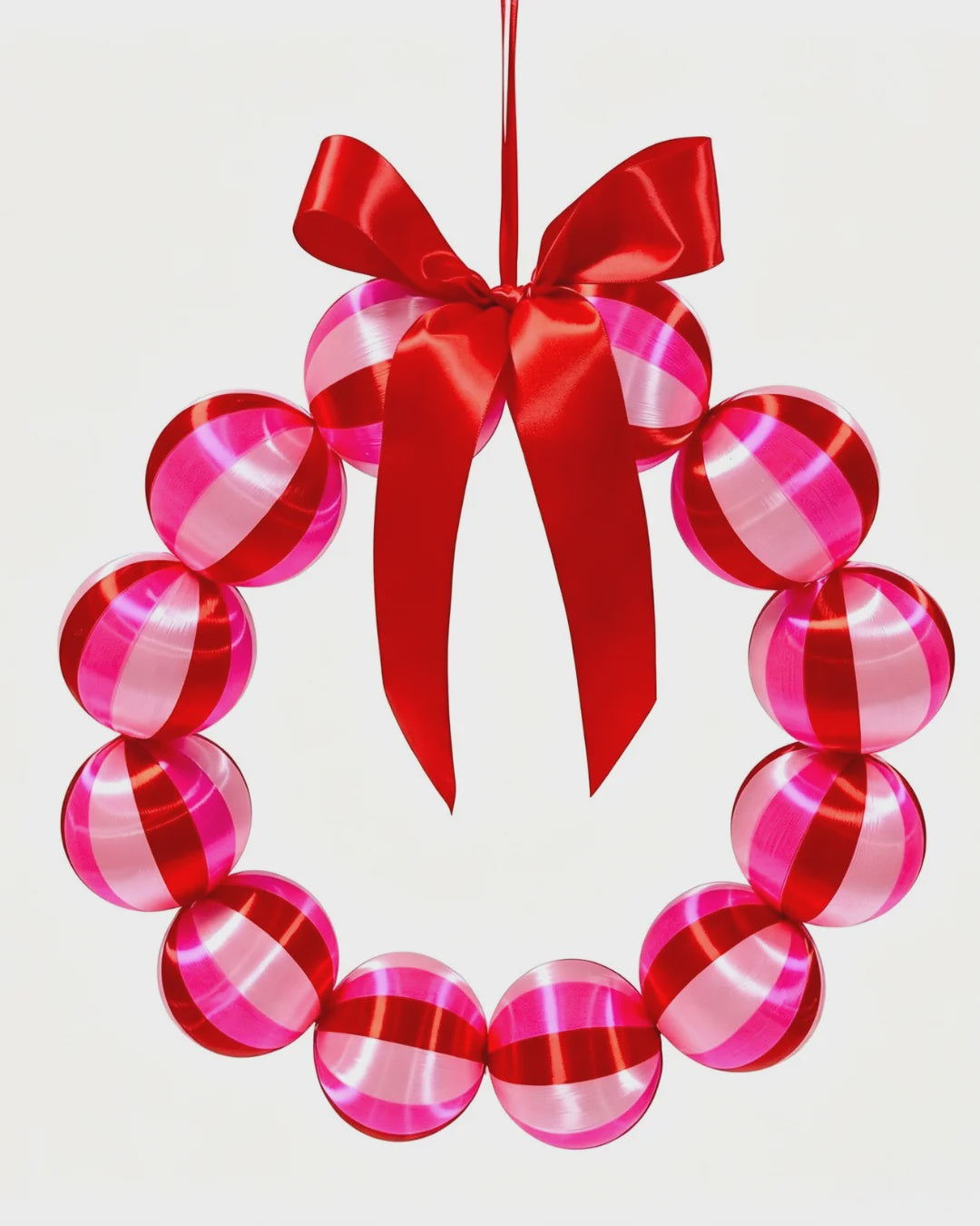 Silk Ball Christmas Wreath - Strawberry Swirl