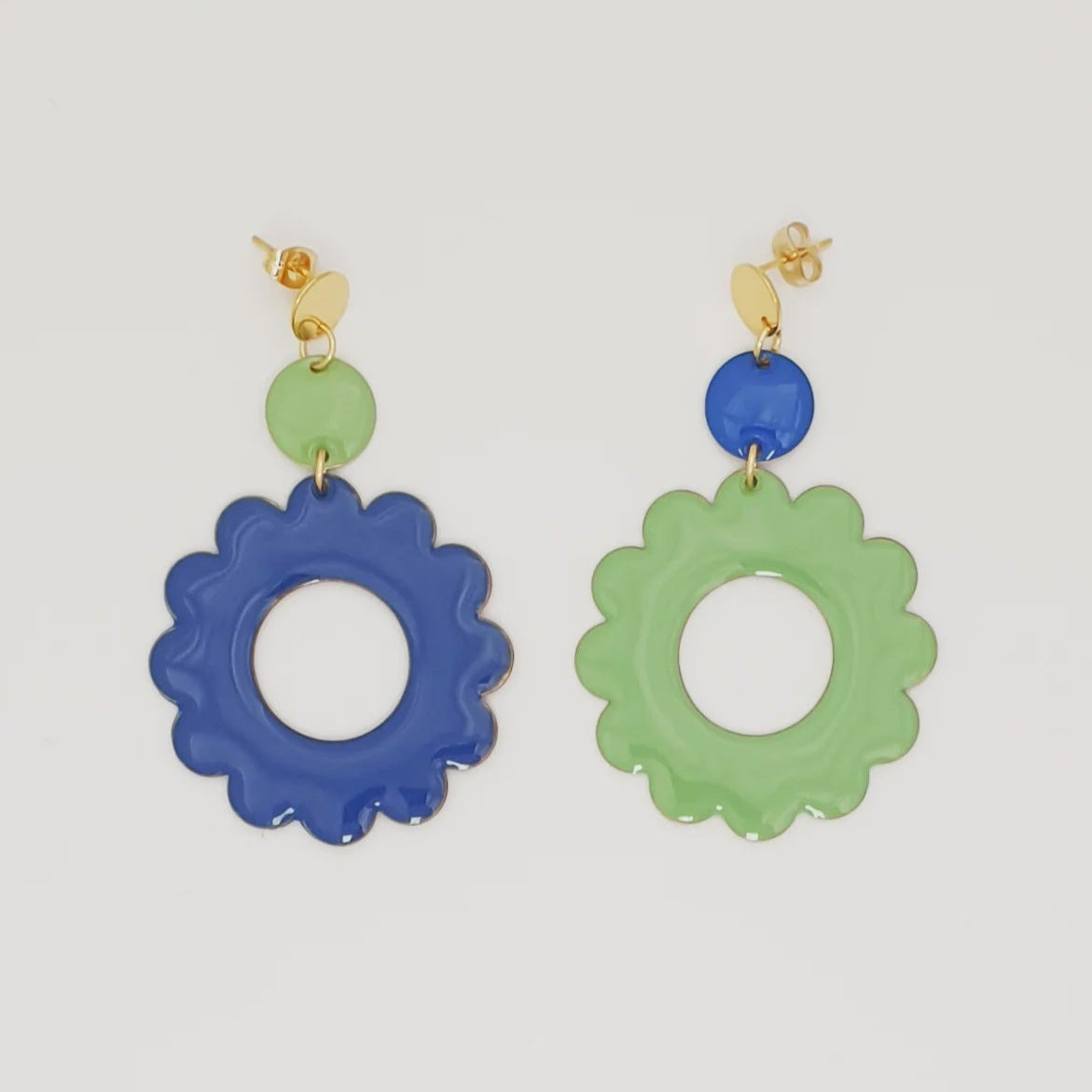 Middle Child Elton Earrings - Sage &amp; Saphire